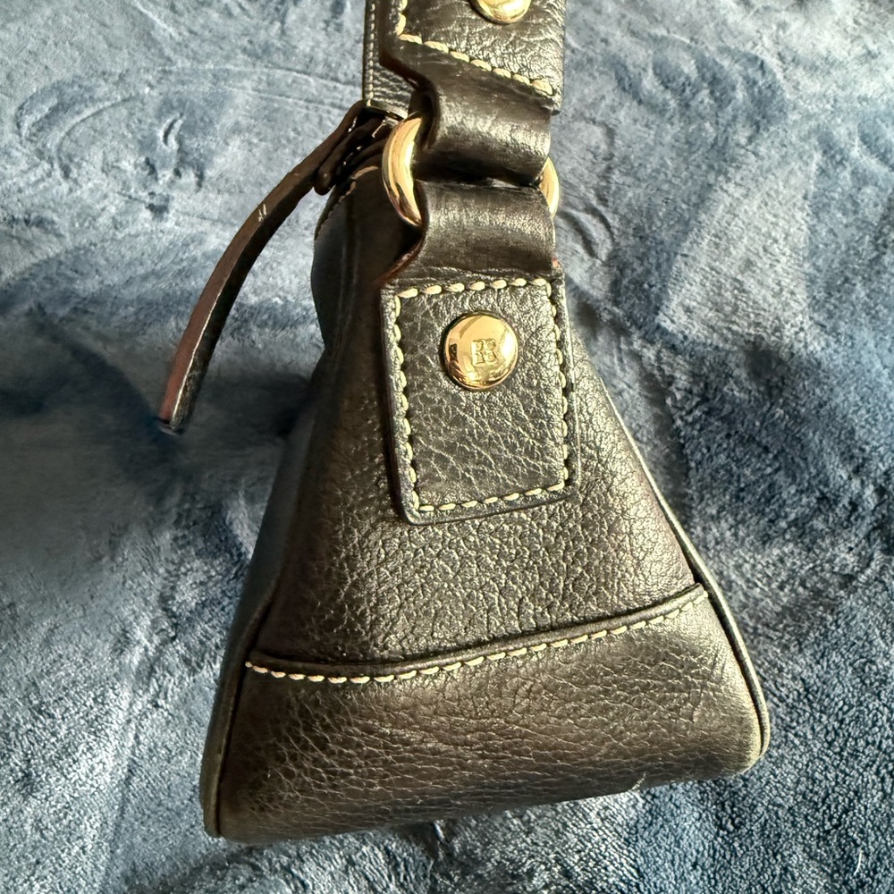 kate spade Vintage Black Leather Shoulder Bag with Gold Zipper - Picture 5 of 7